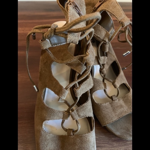 🍂SALE🍂 INC Brown Suede Leather Heeled Sandals Size 10 - Picture 3 of 14